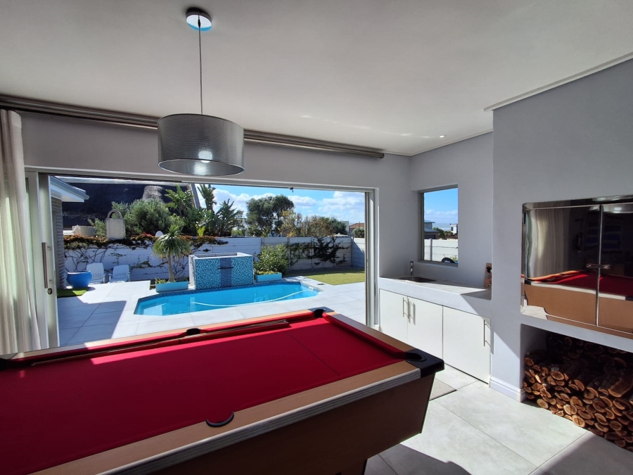 3 Bedroom Property for Sale in Stilbaai Wes Western Cape